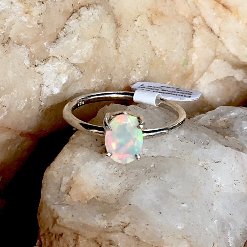 Ethiopian opal oval faceted 925 sterling ring 7 - Picture 2 of 12